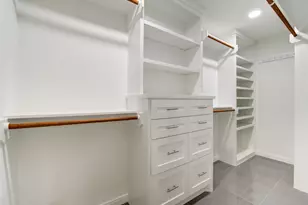 10322 Lynbrook Hollow St, Houston, TX 77042 - Photo 18