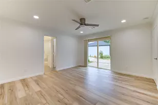 10322 Lynbrook Hollow St, Houston, TX 77042 - Photo 16