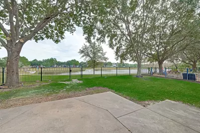 8846 Gas Light Village Drive, Houston, TX 77095 - Photo 10