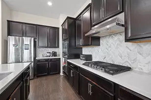 9679 Towne Lake Pkwy, Cypress, TX 77433 - Photo 10