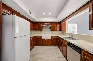10918 Village Bend Ln, Houston, TX 77072 - Photo 10