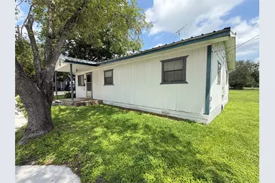 603 E North Main Street, Flatonia, TX 78941 - Photo 2
