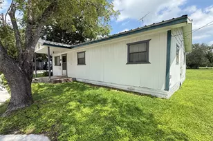 603 E North Main St, Flatonia, TX 78941 - Photo 2