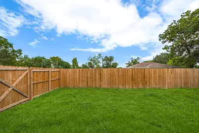 1101 Johnson Street, Baytown, TX 77520 - Photo 46