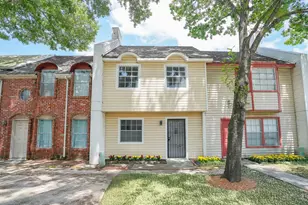 1255 Witte Rd, Houston, TX 77055 - Photo 1