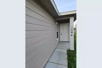 1204 Daniel Street, Baytown, TX 77520 - Photo 2