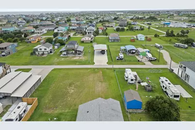 940 Sandollar, Crystal Beach, TX 77650 - Photo 6