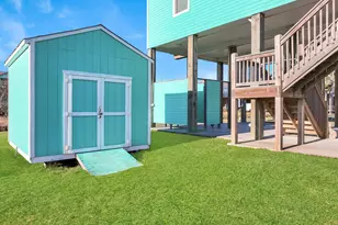 911 S Tinkle Ln, Crystal Beach, TX 77650 - Photo 38