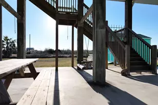 911 S Tinkle Ln, Crystal Beach, TX 77650 - Photo 26