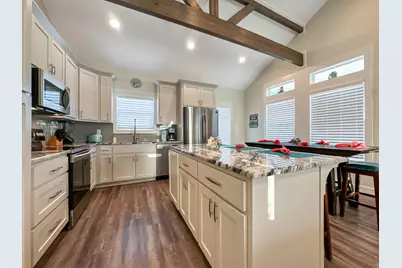 911 S Tinkle Lane, Crystal Beach, TX 77650 - Photo 10