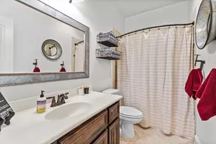 1326 Elkins Hollow Ln, League City, TX 77573 - Photo 36