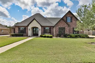 717 Rustic Oaks Dr, Angleton, TX 77515 - Photo 1
