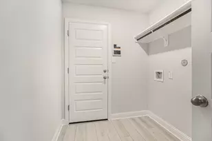 13709 Sabine Lk Dr, Texas City, TX 77568 - Photo 14