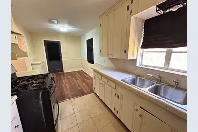 7022 Merriwood Lane, Houston, TX 77076 - Photo 6