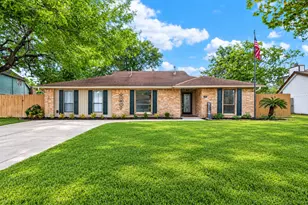 412 Westwood Dr, Friendswood, TX 77546 - Photo 2