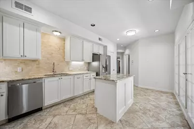 56 Bayou Pointe Drive, Houston, TX 77063 - Photo 4