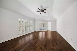 56 Bayou Pointe Dr, Houston, TX 77063 - Photo 18
