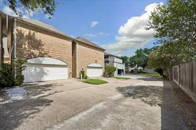 56 Bayou Pointe Drive, Houston, TX 77063 - Photo 26