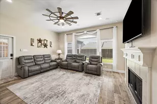 202 Wyndemere Dr, Montgomery, TX 77356 - Photo 2