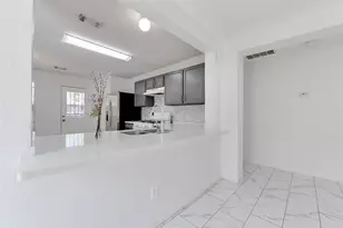 8510 Village Hollow Ln, Houston, TX 77072 - Photo 10