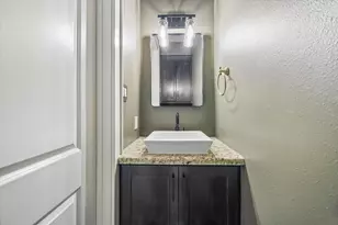 5803 Kiam St, Houston, TX 77007 - Photo 16