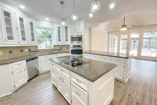 1810 7 Maples Dr, Houston, TX 77345 - Photo 14