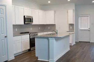 507 Oak Chase Ave, Dayton, TX 77535 - Photo 2