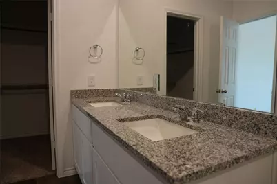 507 Oak Chase Avenue, Dayton, TX 77535 - Photo 12