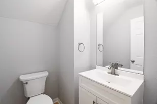 815 Robins Way, Stafford, TX 77477 - Photo 10