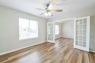 815 Robins Way, Stafford, TX 77477 - Photo 32