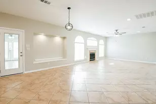 815 Robins Way, Stafford, TX 77477 - Photo 16