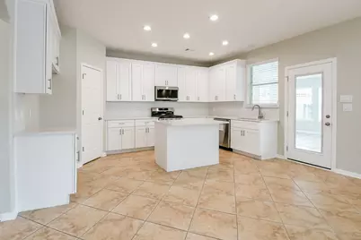 815 Robins Way, Stafford, TX 77477 - Photo 10