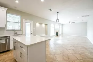 815 Robins Way, Stafford, TX 77477 - Photo 12