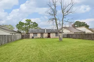 5815 Heather St, League City, TX 77573 - Photo 12