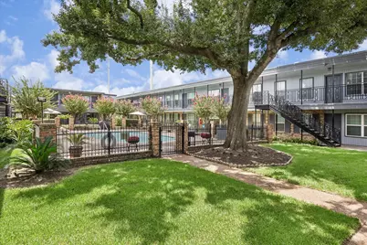 3131 Southwest Freeway #46, Houston, TX 77098 - Photo 2