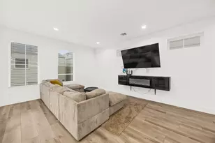 2056 Johanna Dr, Houston, TX 77055 - Photo 6
