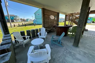 2429 Sand Castle Dr, Crystal Beach, TX 77650 - Photo 10