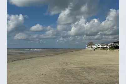 13613 Pirates Beach Boulevard, Galveston, TX 77554 - Photo 8