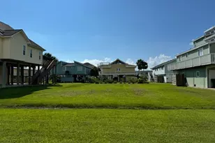 13613 Pirates Beach Blvd, Galveston, TX 77554 - Photo 6