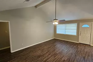 1404 Cactus St, Baytown, TX 77521 - Photo 4