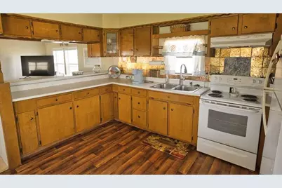 803 Cr 202, Sargent, TX 77414 - Photo 10