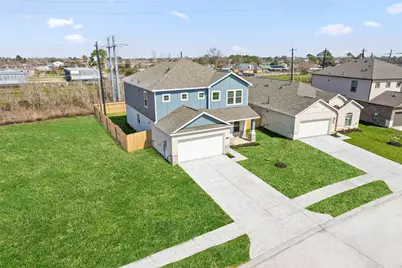 404 Kendall Crest Drive, Alvin, TX 77511 - Photo 2