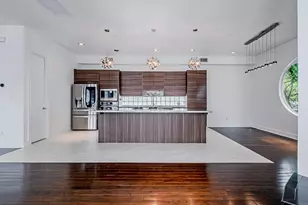 2025 Colquitt St, Houston, TX 77098 - Photo 10