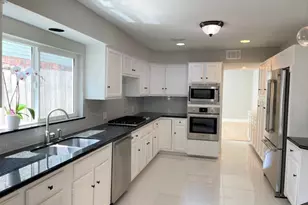3605 Plumb St, Houston, TX 77005 - Photo 10