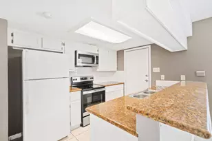7716 Challie Ln, Houston, TX 77088 - Photo 8