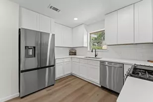 2914 Riata Ln, Houston, TX 77043 - Photo 14