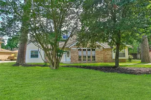 711 Rosewood Dr, Shenandoah, TX 77381 - Photo 2