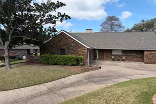 1122 Lakeside Dr, Huntsville, TX 77320 - Photo 2