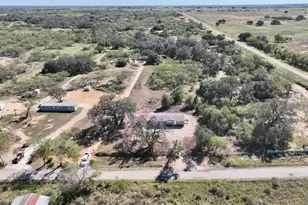 3149 County Rd 124, Floresville, TX 78114 - Photo 14