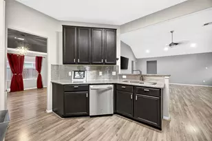 7815 Koloa River Ct, Houston, TX 77040 - Photo 10
